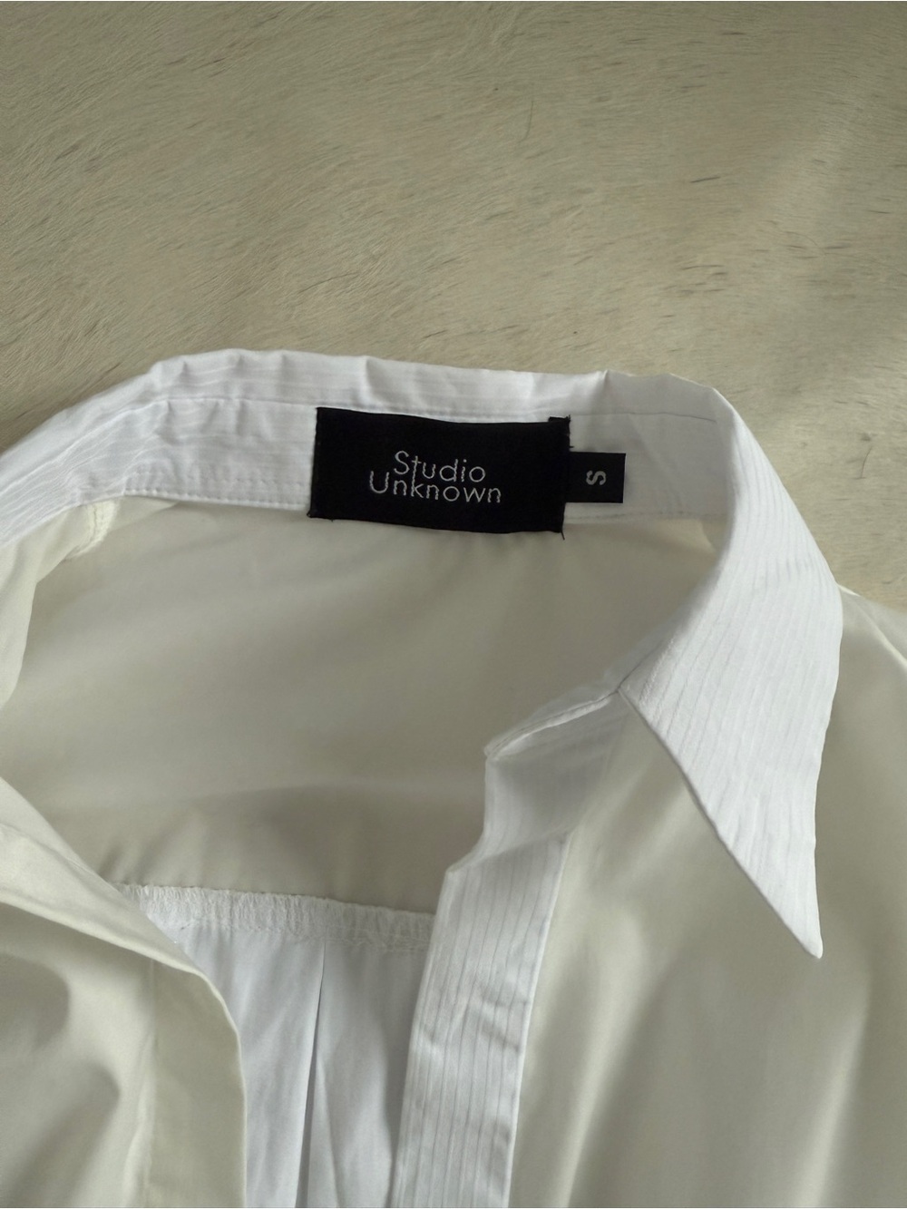 Studio unknown cinched white button down - Picture 3 of 4